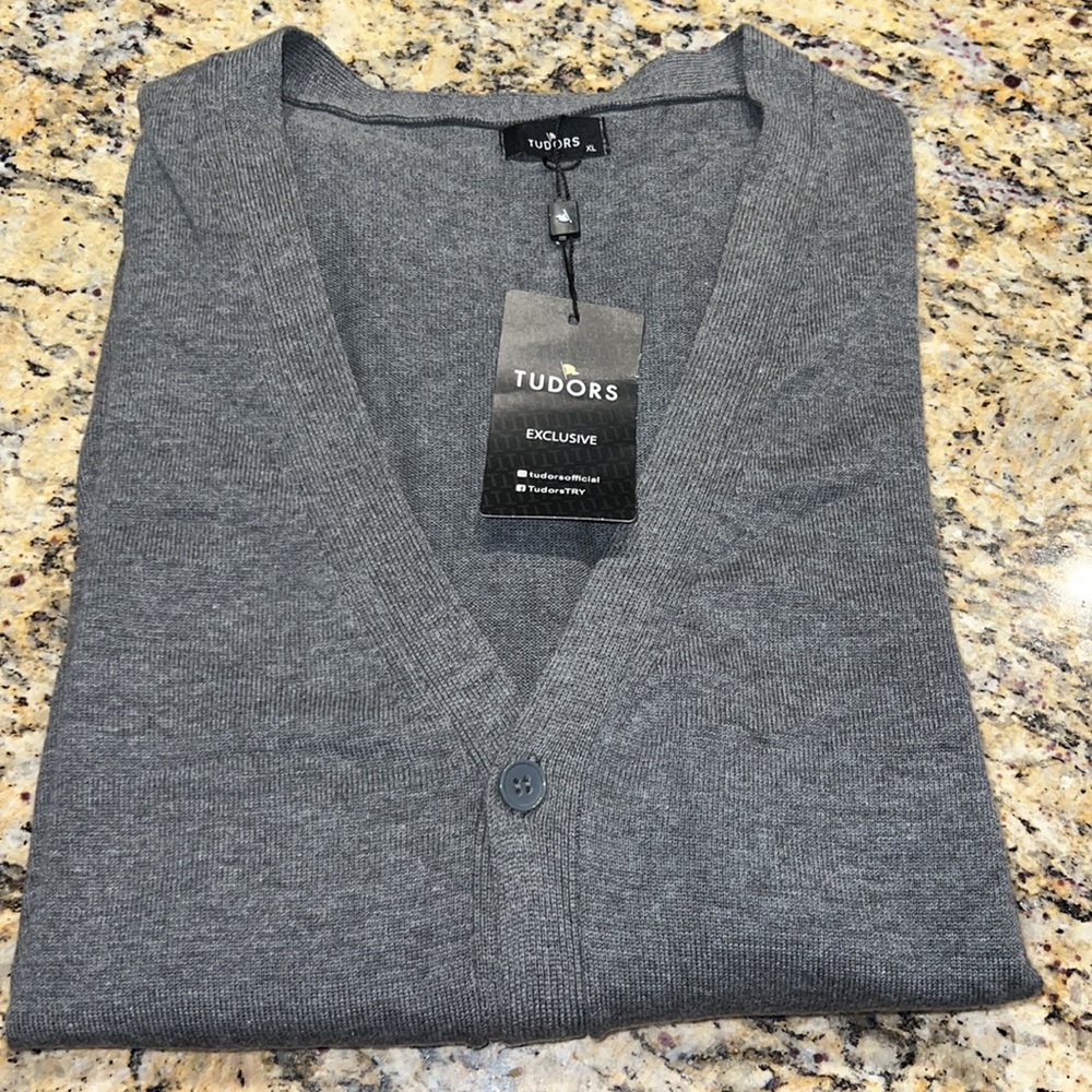 🎈5 items for $20 bundles Tudors XL medium Gray Cardigan Sweater NWT